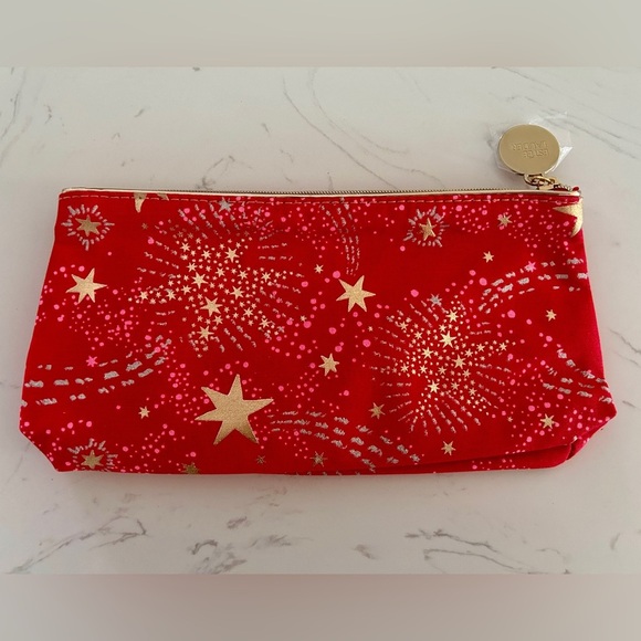 Estee Lauder Red Gold Star Constellation Cosmetics
Makeup Bag- NEW! - Picture 4 of 9